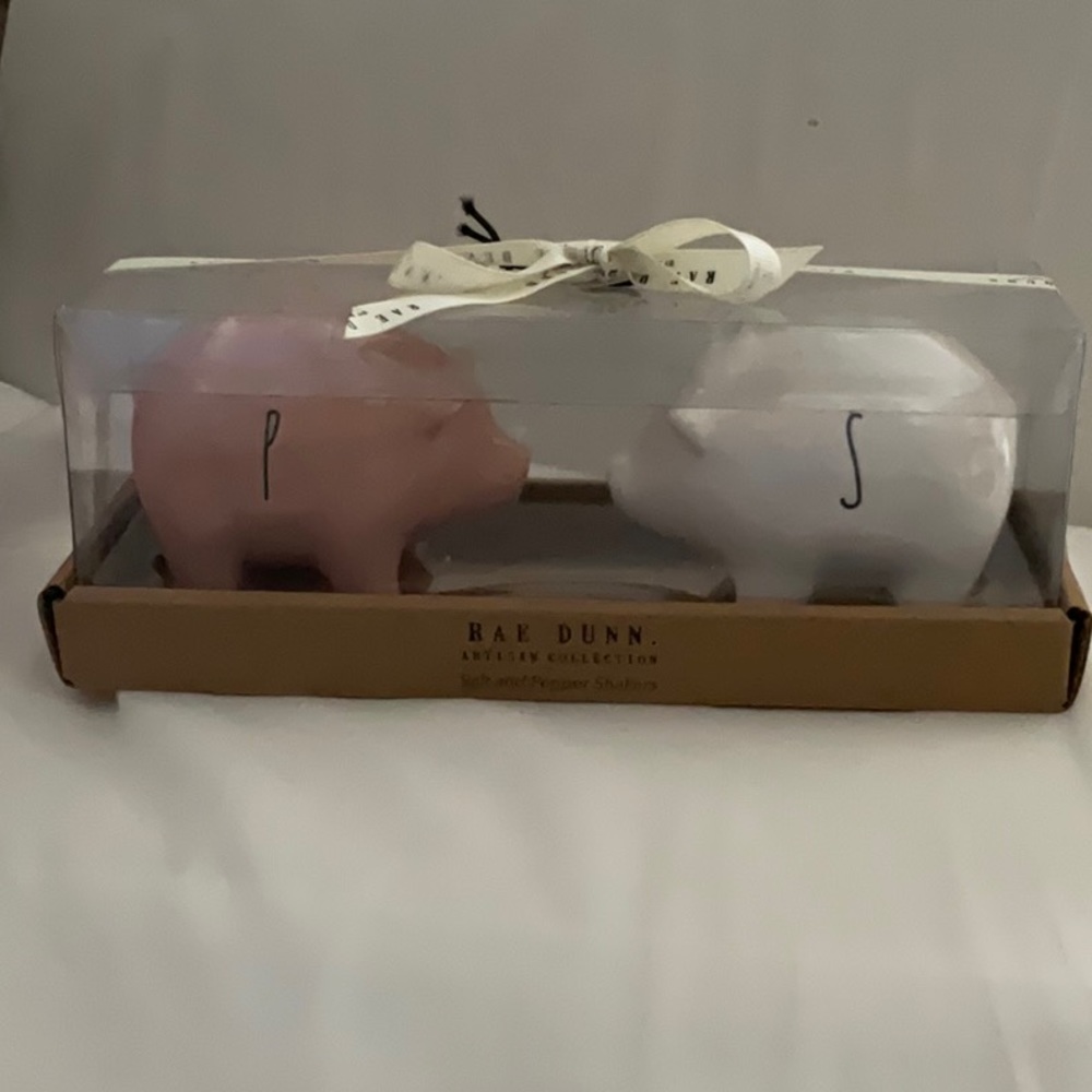 Rae Dunn Pig Salt Pepper Shaker VHTF